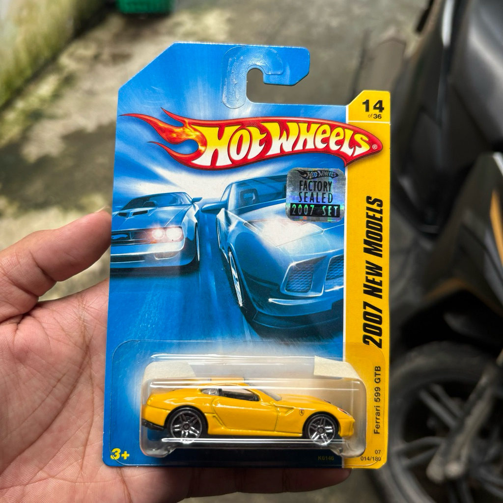 Hot Wheels Ferrari 599 gtb Factory sealed