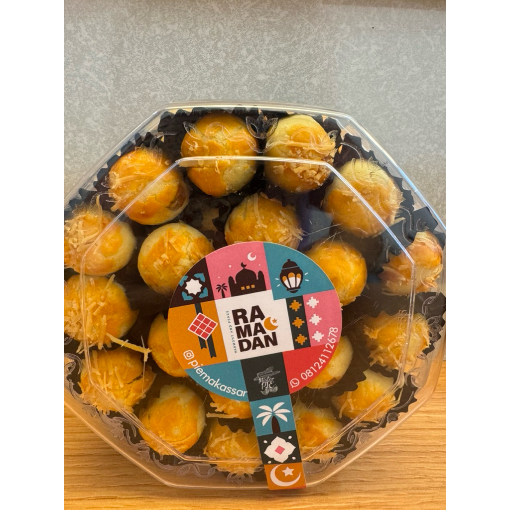 Cookies Kue Kering Mister Pie Makassar nastar choco mente stick kastangel thumbnail hampers makassar