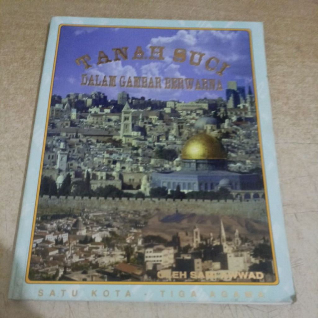 Buku TANAH SUCI DALAM GAMBAR BERWARNA