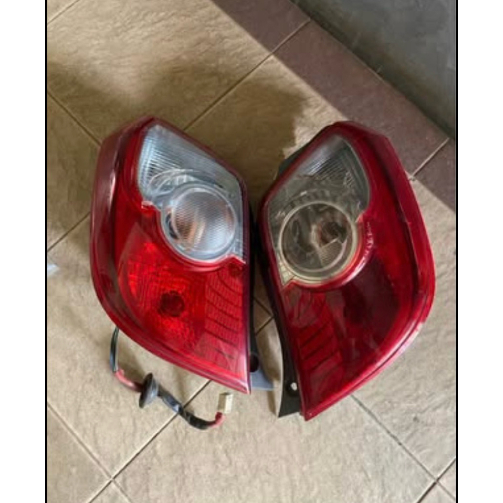 Lampu belakang Agya 2014