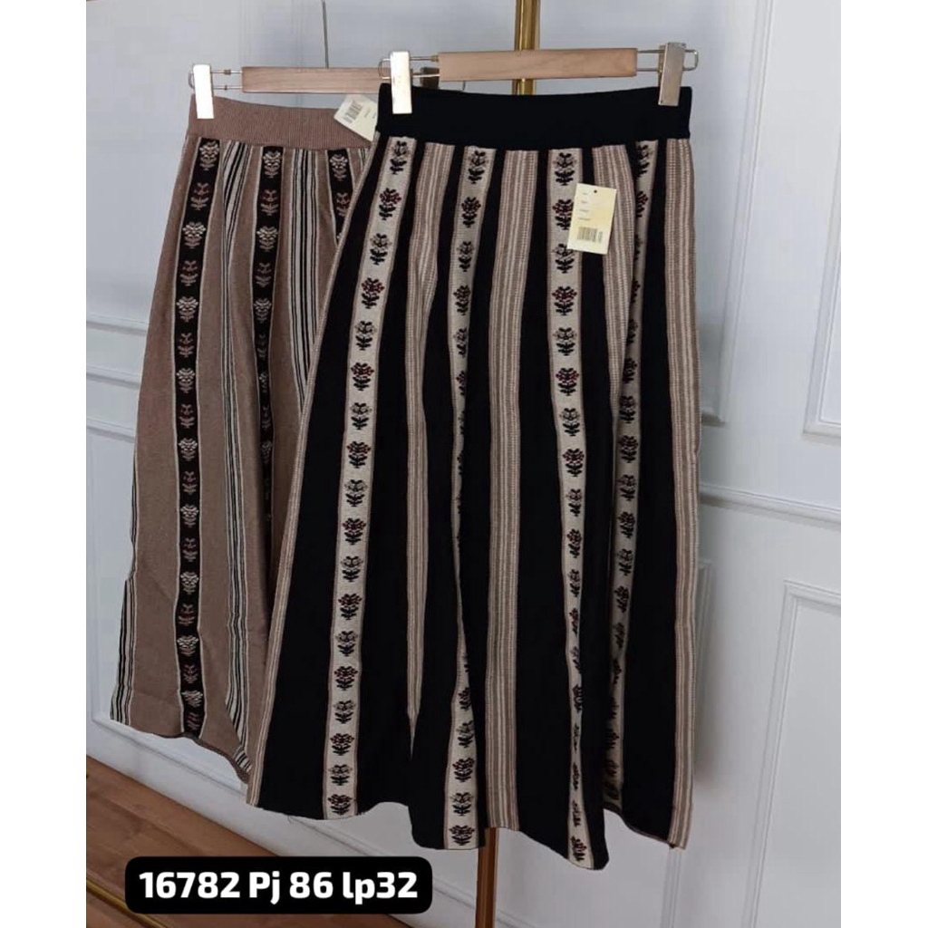 Rok Rajut Premium Motif Garis