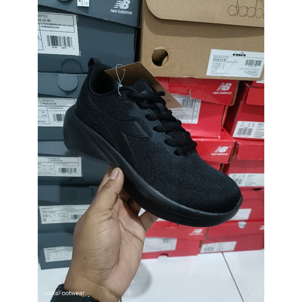 SEPATU DIADORA MONO BLACK