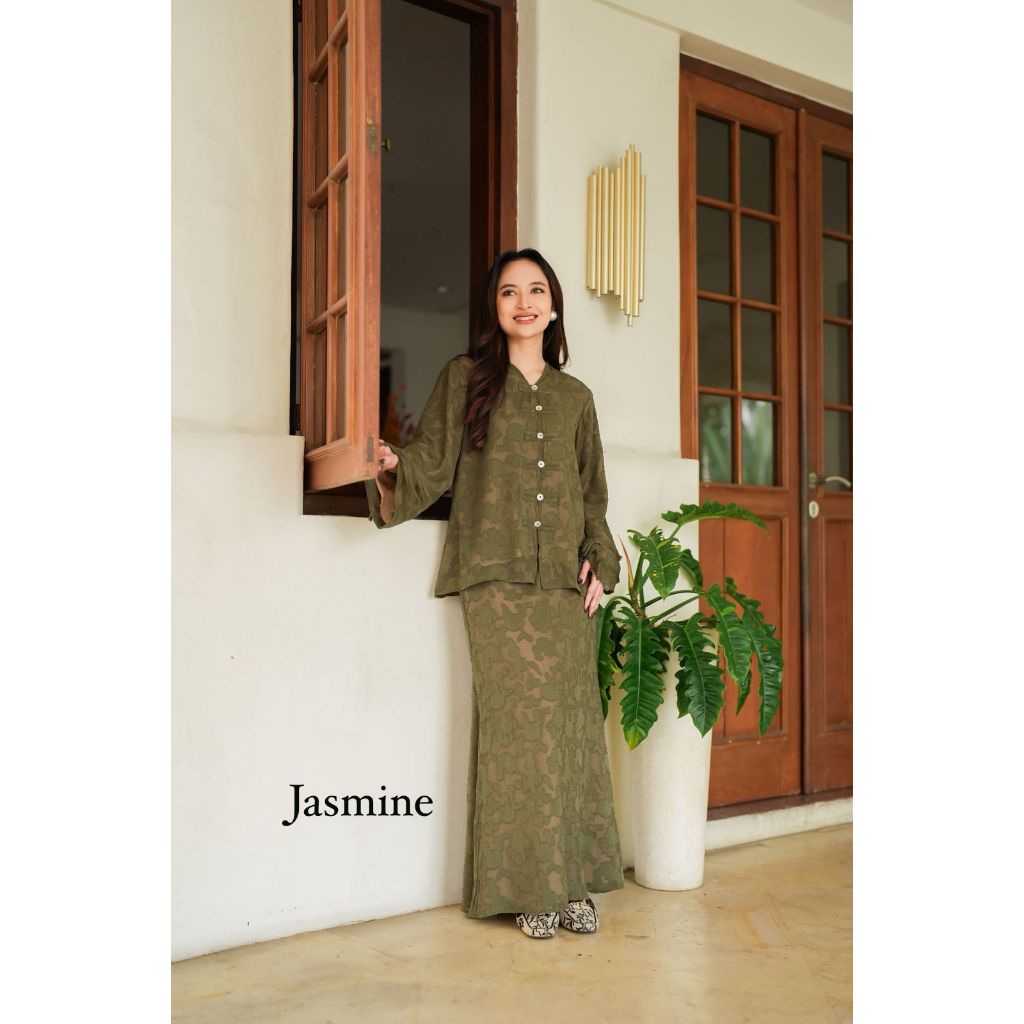 Jasmine Lily Puspa Dress