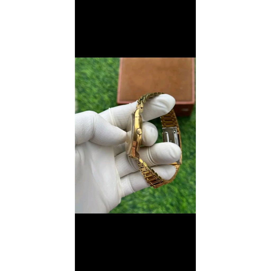 mido commander chronometer