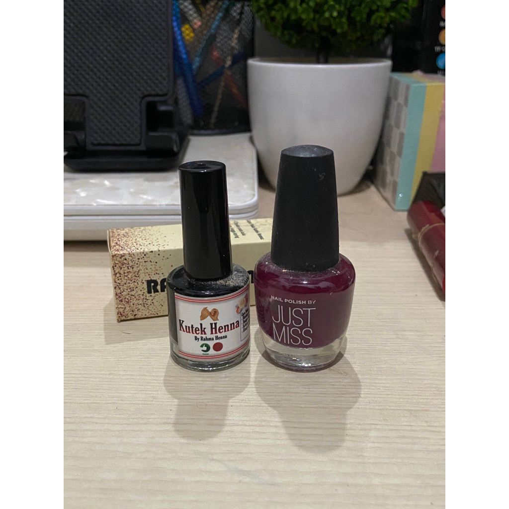 PRELOVED tone nail art cat kuku warna maroon PRELOVE kutek kuku henna merah BACA DESKRIPSI