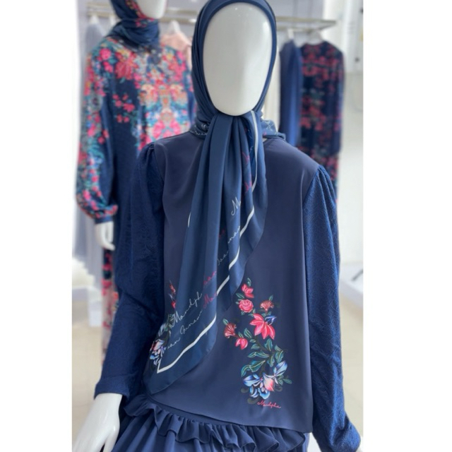 Mandjha Raya Collection Rosellia Blouse by Ivan Gunawan - Atasan Blouse Hitam Original by Ivan Gunaw