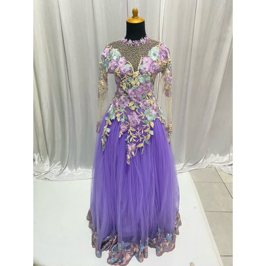 gaun pengantin secound/bekas warna unggu lilac