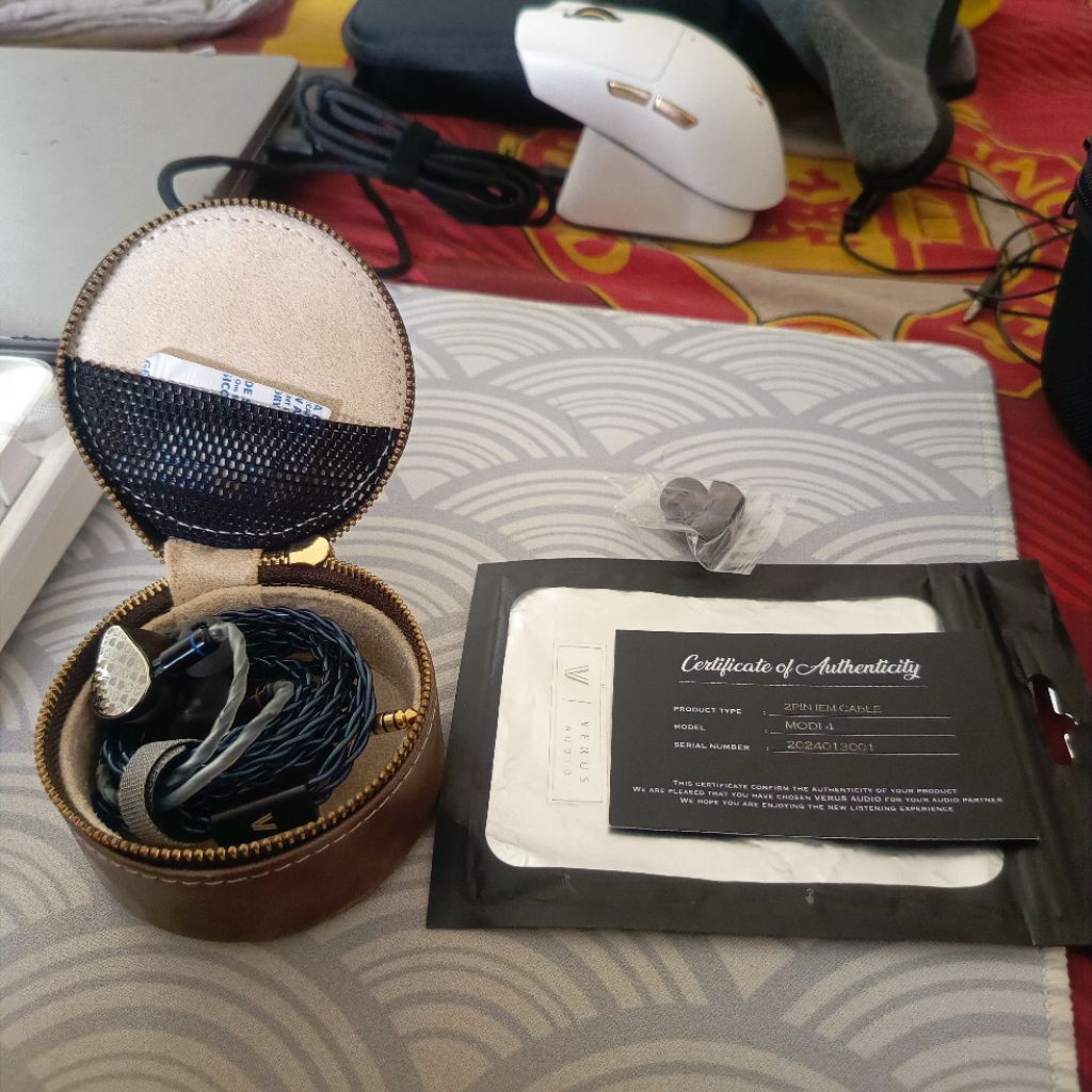 Moondrop may driver only + kabel verus Modi 4 old batch