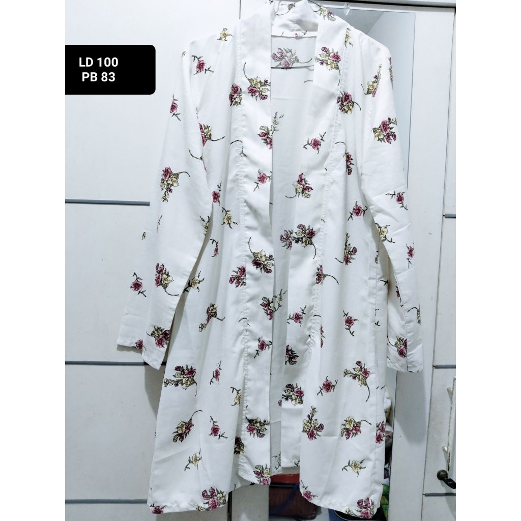 Preloved Blezer putih bunga