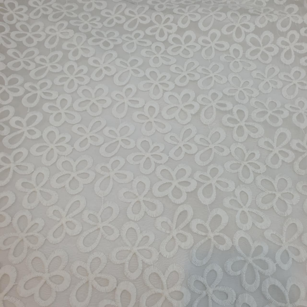 Kain Silk Organdi Embroidery Motif Bunga Daisy Broken White ( Pronto Moda )