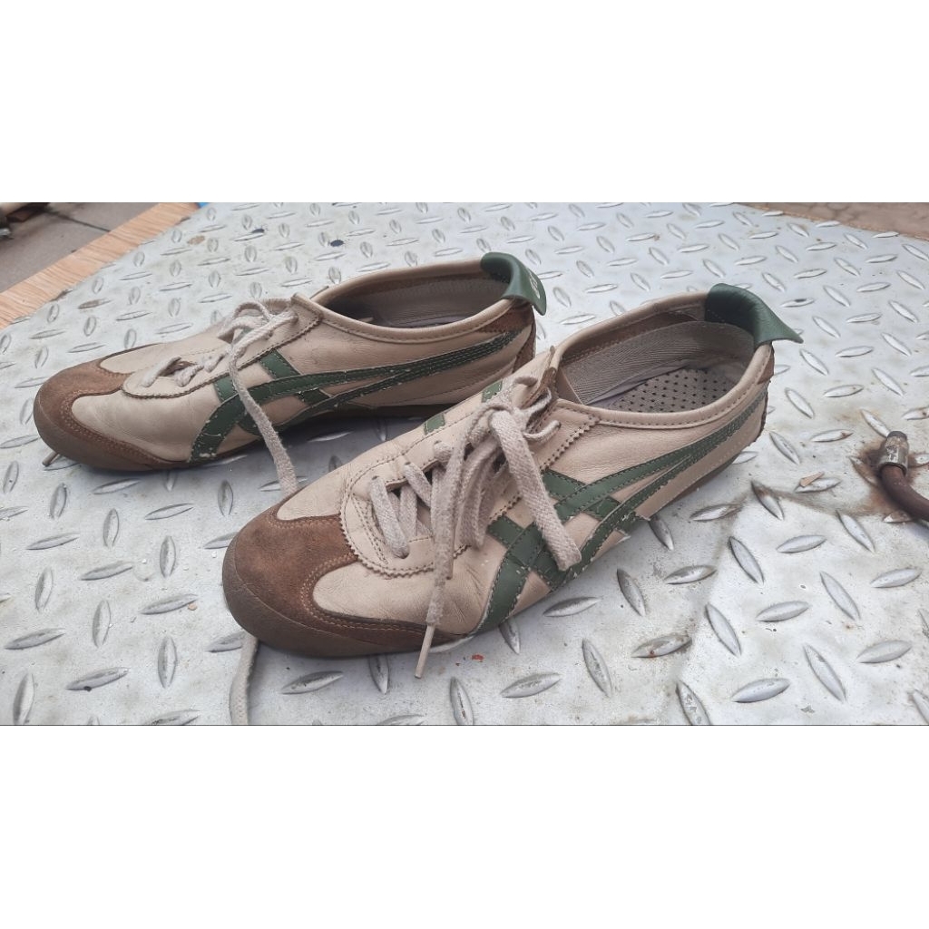 Onitsuka tiger shoes sepatu size 40 made in indonesia original preloved