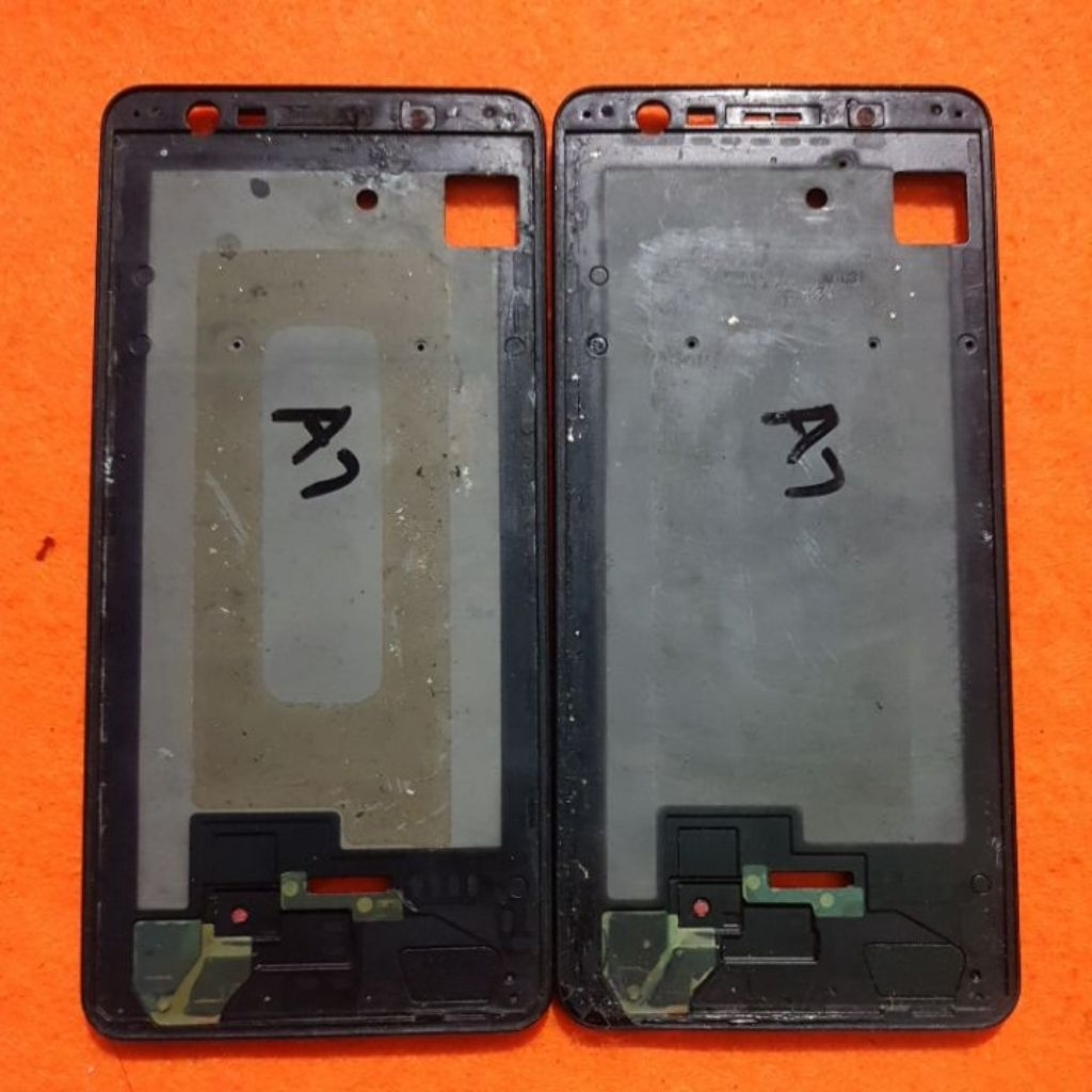 FRAME TATAKAN LCD TULANG TENGAH SAMSUNG GALAXY A7 2018 NO BONCEL BONCEL ATAU BENGKOK ORIGINAL COPOTA
