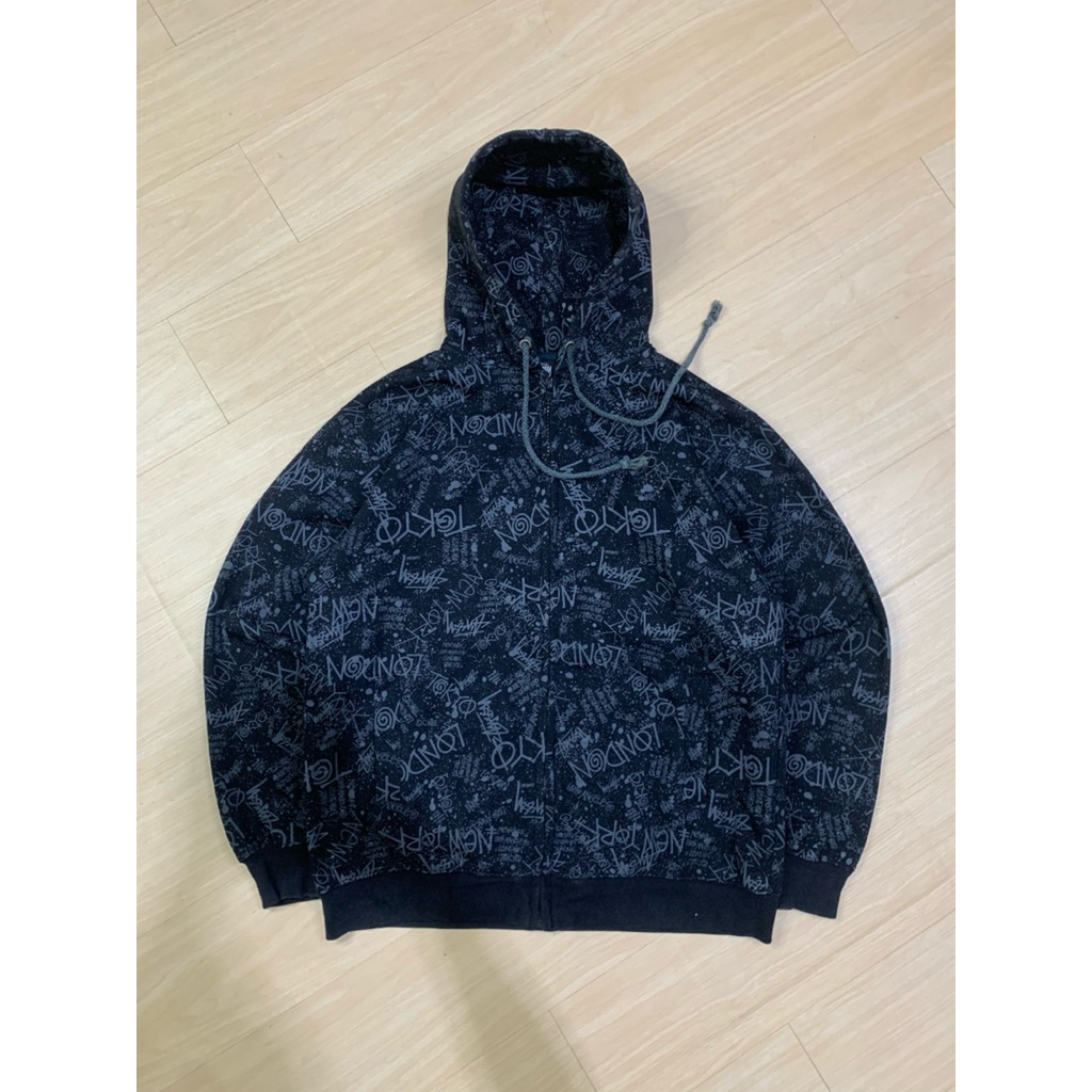 STUSSY 00’S AOP TOUR ZIP HOODIE