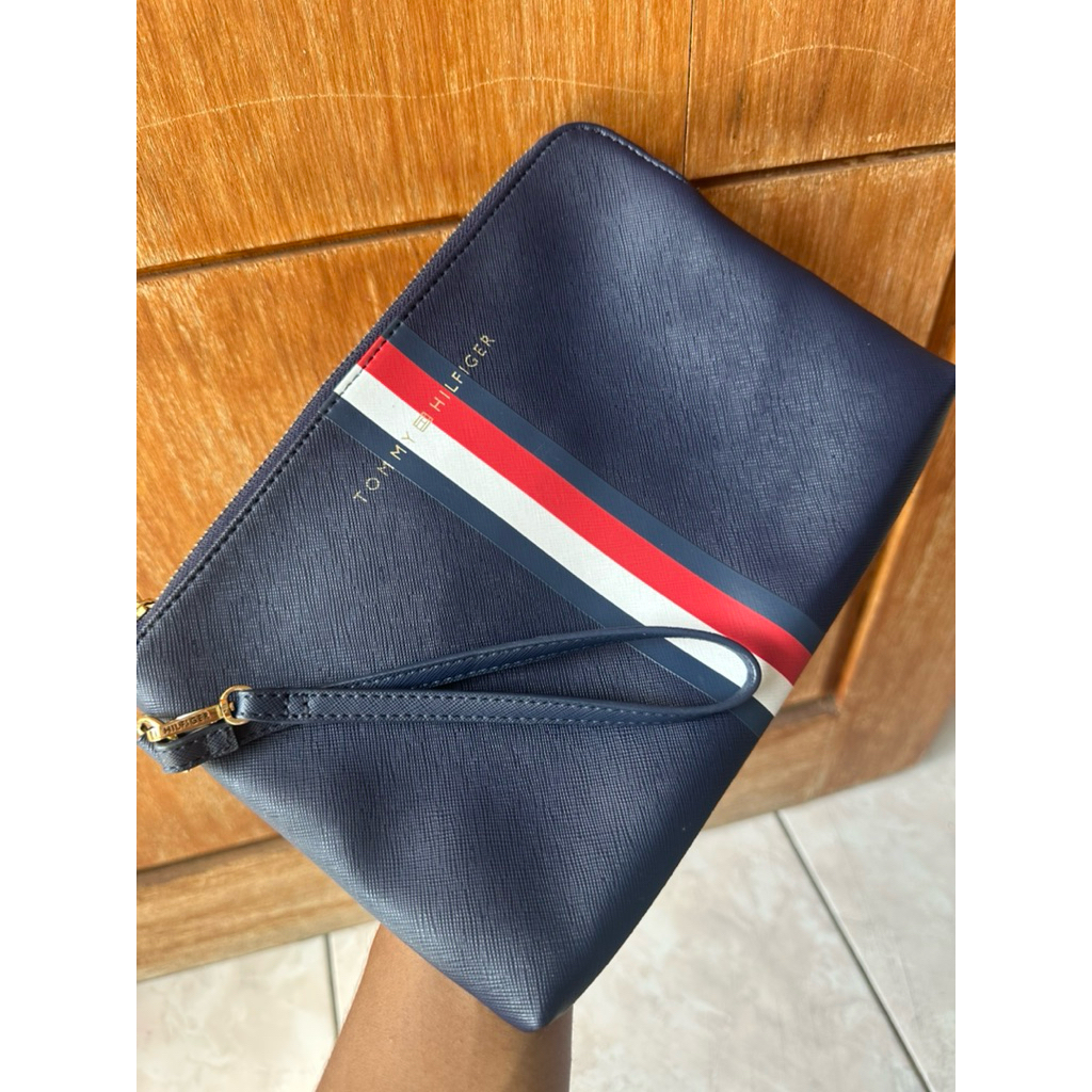 TOMMY HILFIGER Preloved