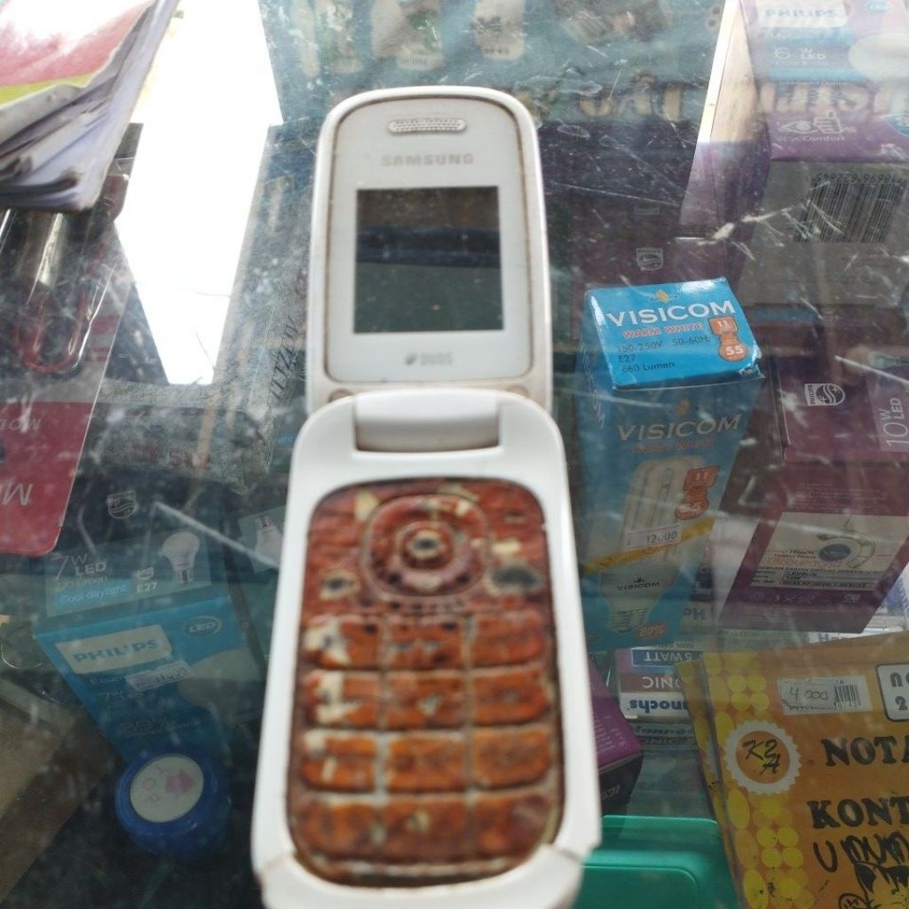 HP Jadul Samsung Flip Mati Total Untuk Kanibalan/Spare part Service Kondisi sesuai Foto