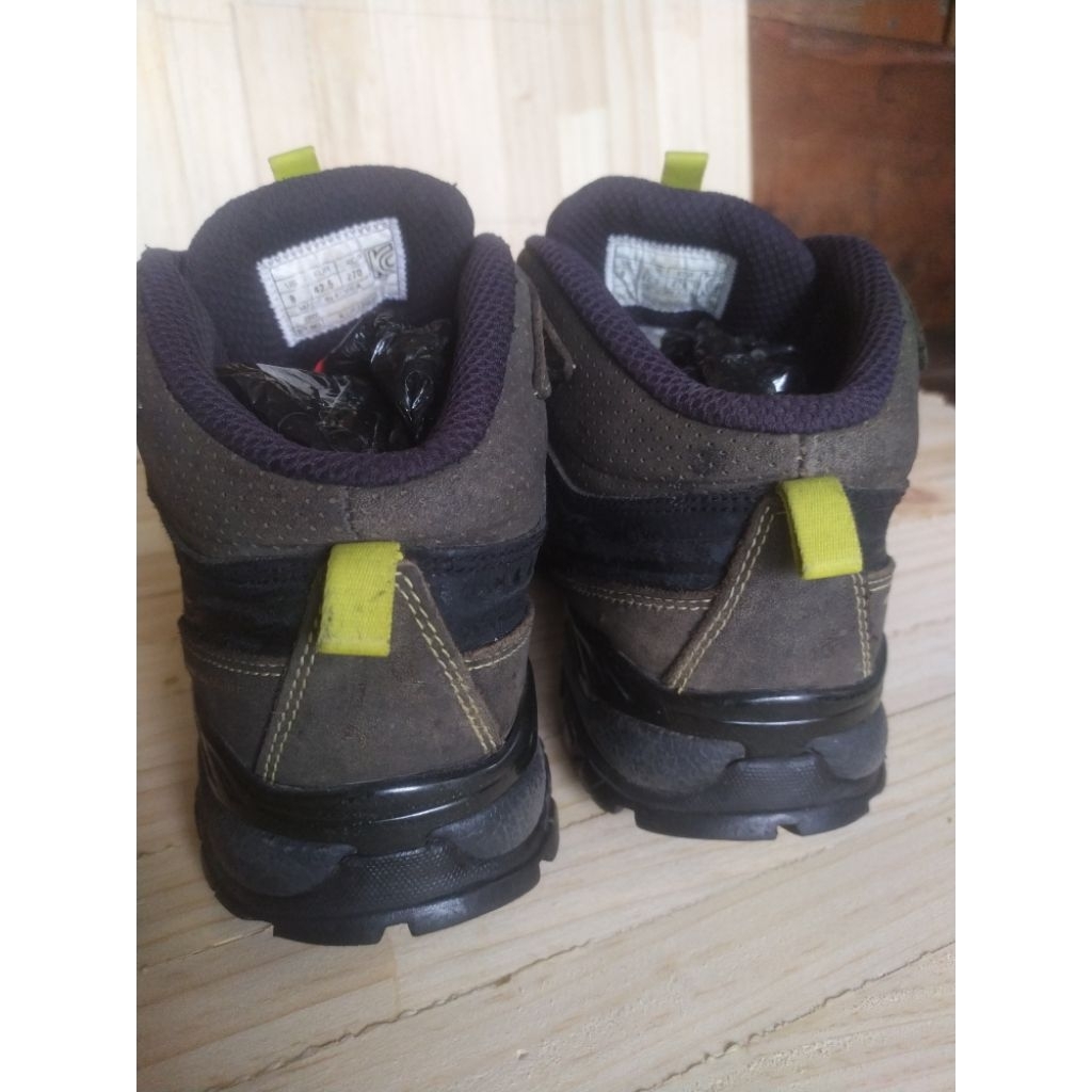 sepatu second outdoor K2