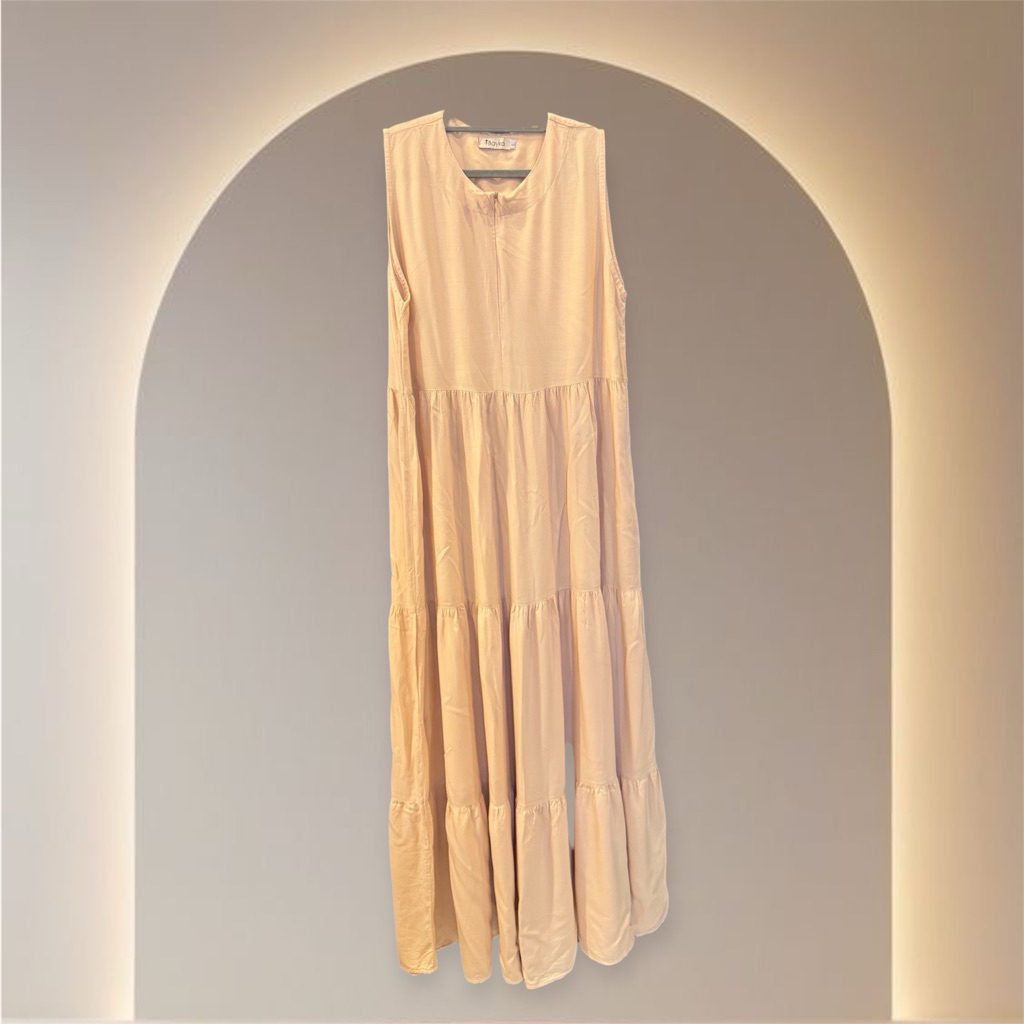 Long Dress | Dress Ruffle Panjang Cream | Kutung tanpa lengan