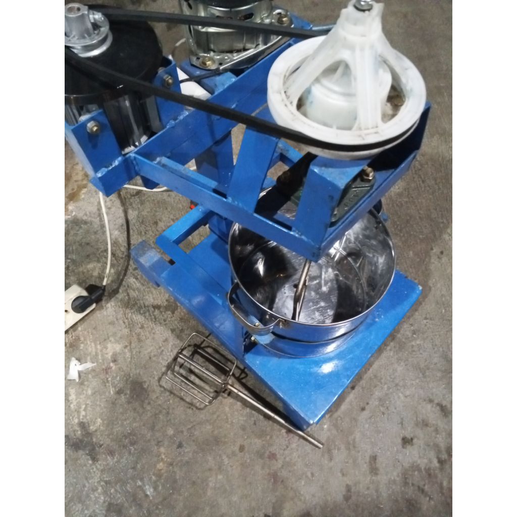 mixer pengaduk adonan donat dan bolu cake