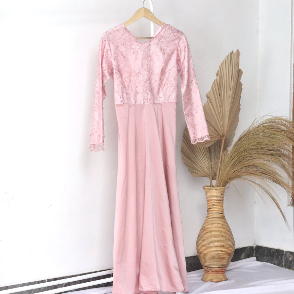 FASHION MUSLIM WANITA DRESS GAMIS BRUKAT
