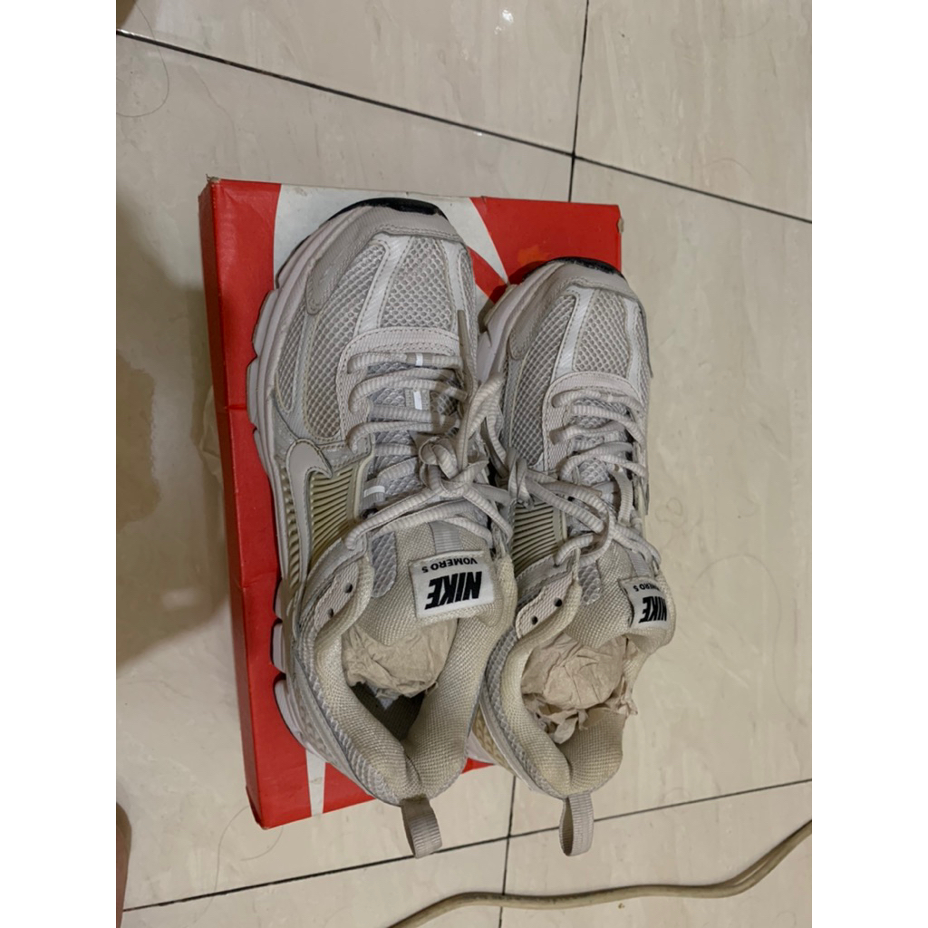 preloved nike vomero 5