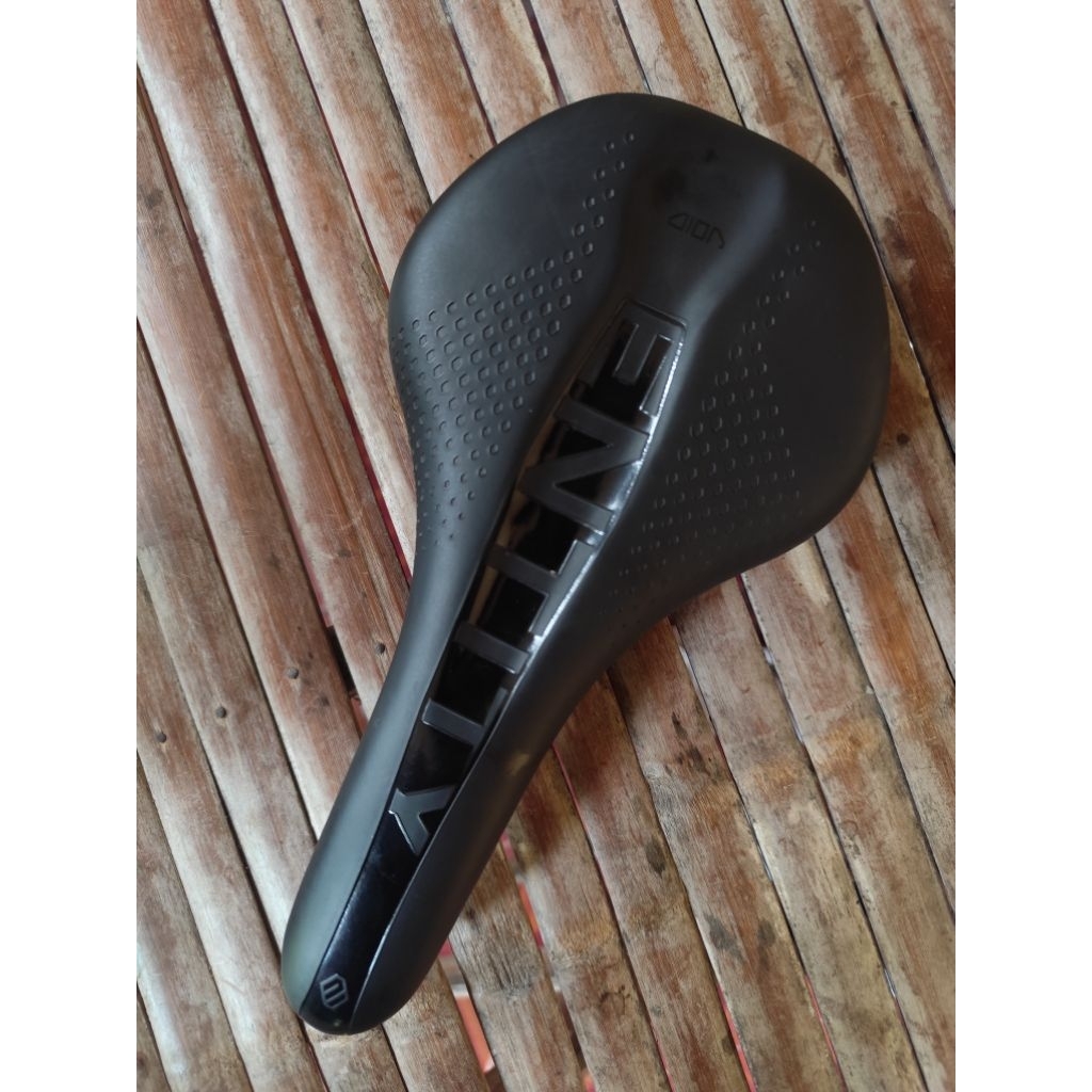 sadel entity void mulus like new