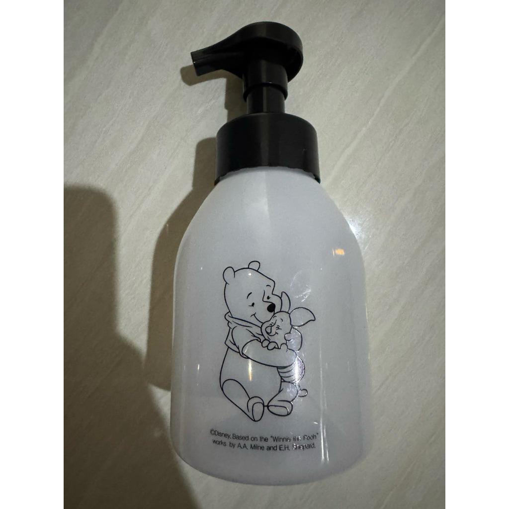 Botol bottle pump dispenser sabun cair foam disney pooh daiso korea