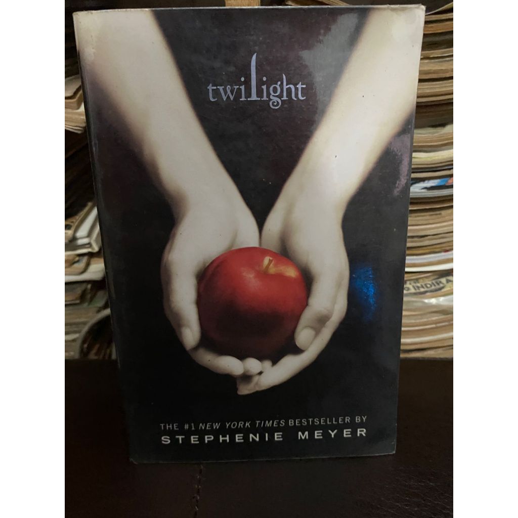 Novel Twilight - stephenie meyer - import - english