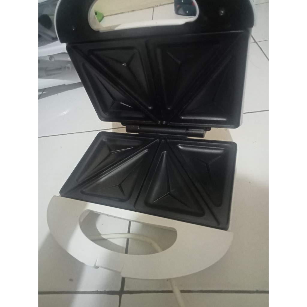 Toaster/Pemanggang roti sharp