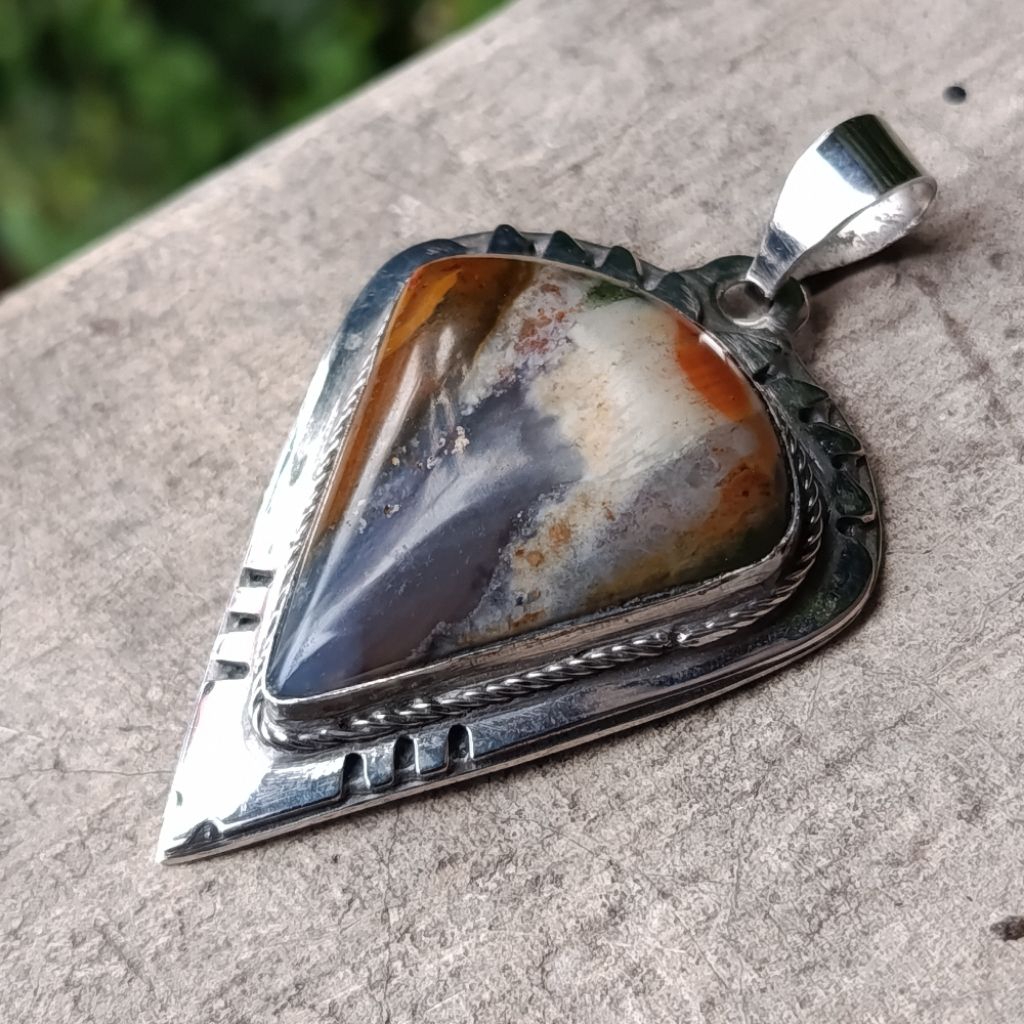 Liontin Pancawarna Garut Kristal