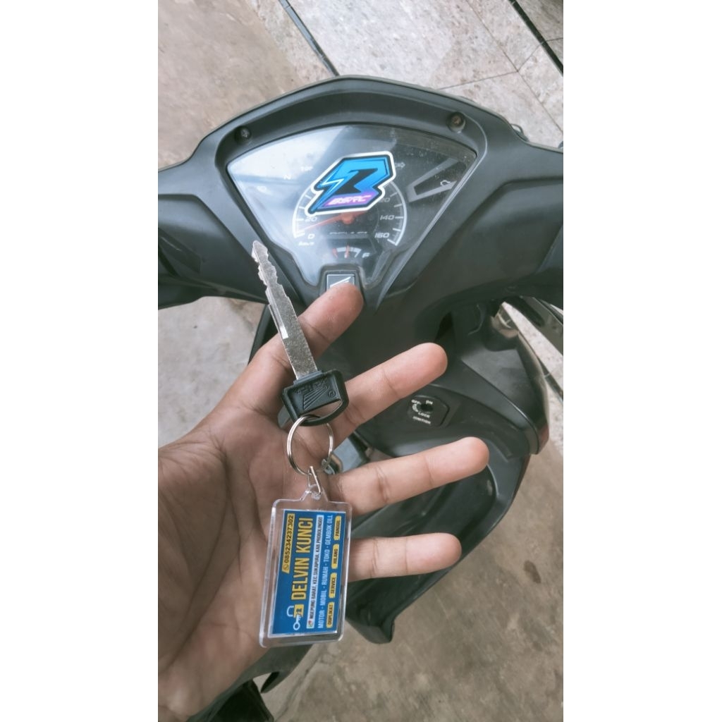 Duplikat Kunci motor Revo fit(kirim foto kunci asli)