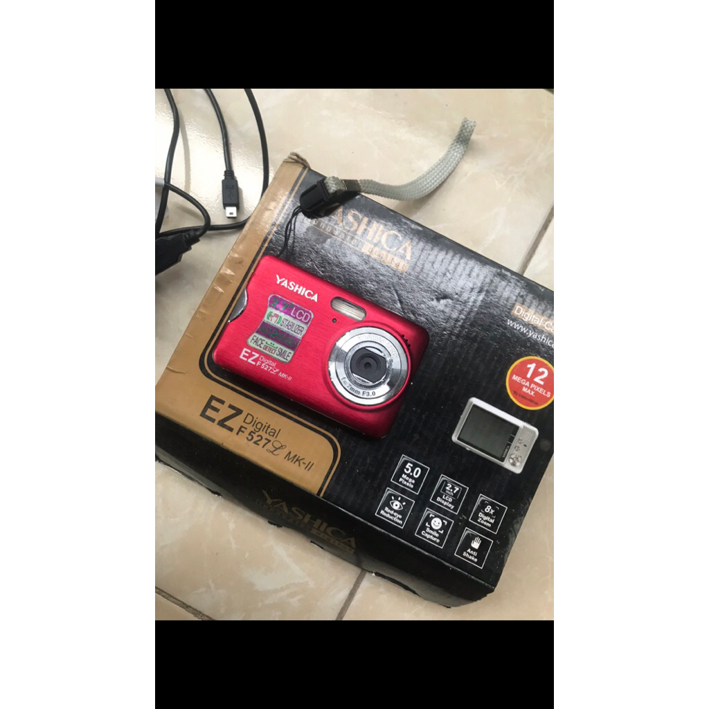 KAMERA DIGITAL YASHICA