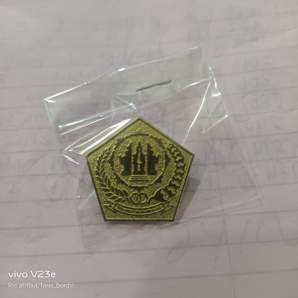 PIN/LENCANA TOPI MUT KOTA DENPASAR PIN PECI /MUT