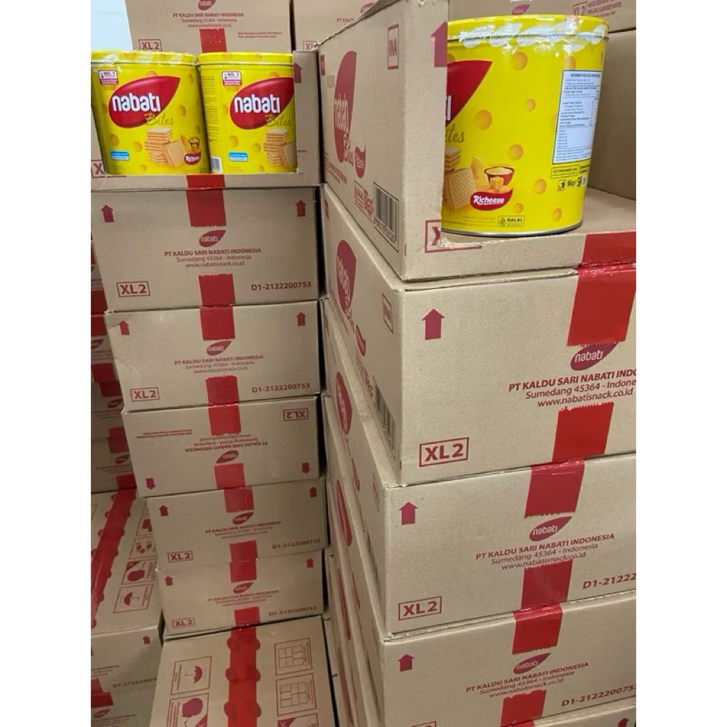 Nabati Wafer Kaleng 240g | 1 Dus (6 Kaleng)