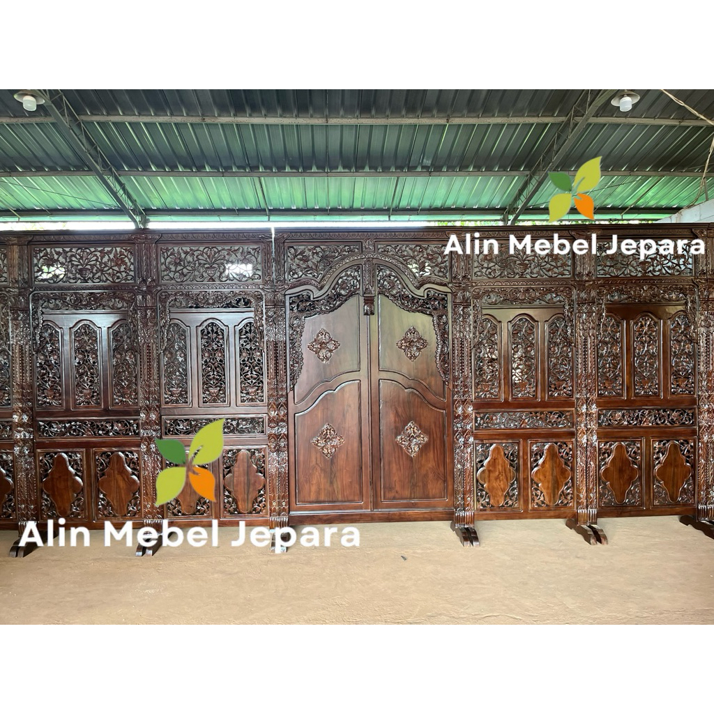 Gebyok ukir jati Sketsel ukir jati Gebyok pelaminan Properti studio foto prewedding adat jawa