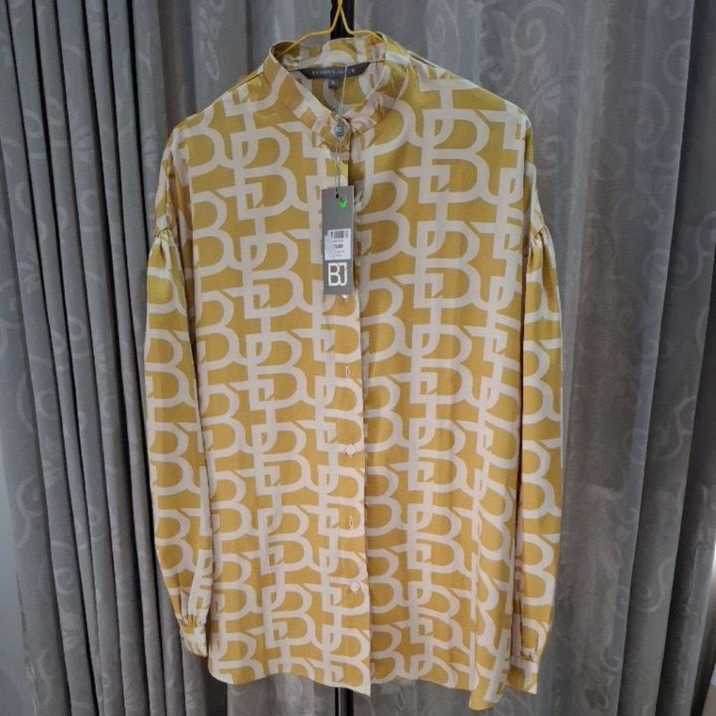 Kemeja Benang Jarum monogram