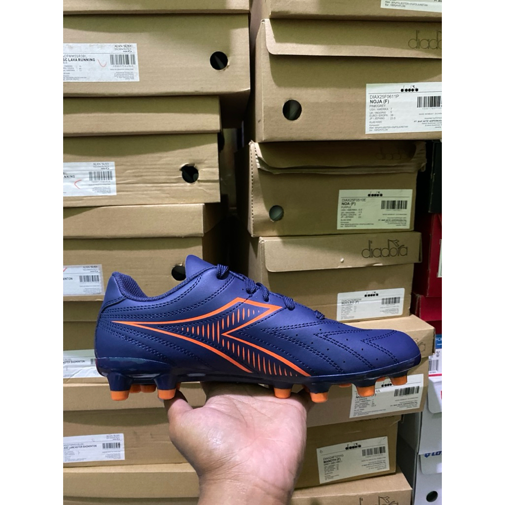 Sepatu Bola Diadora Patrabu MG