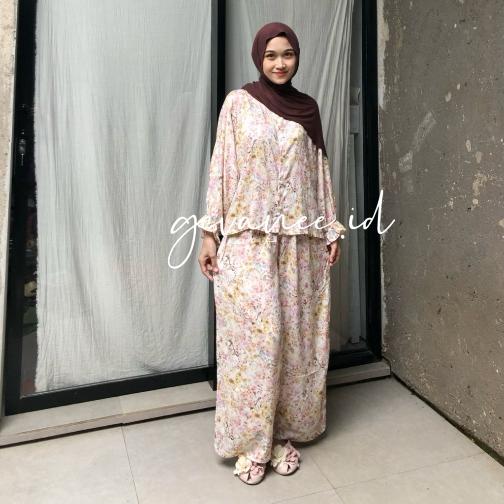 Gevanee- Farra daily one set batwing Rayon viscose