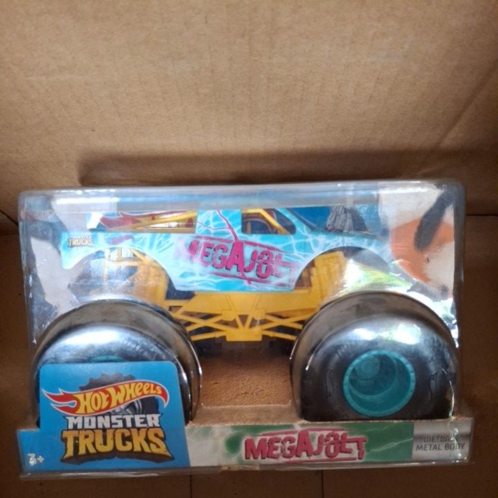 mega jolt monster trucks skala 24