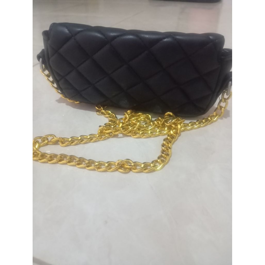 Chanel CC bag holder phone
