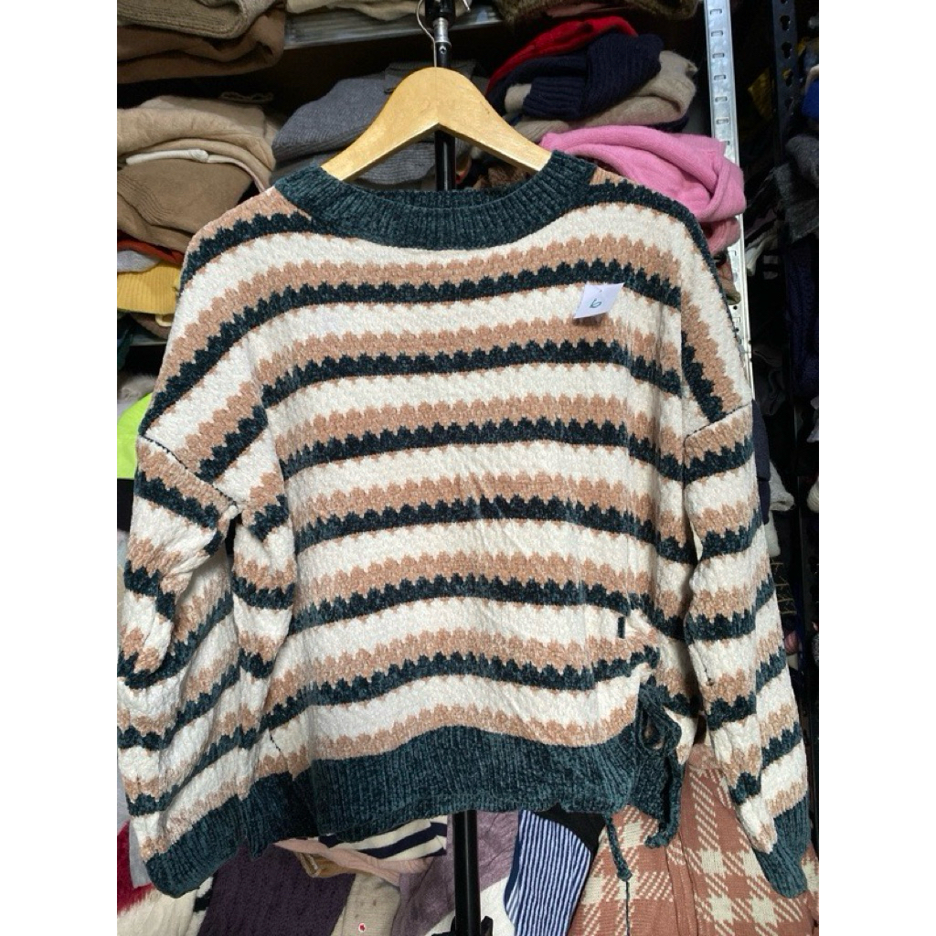 Sweater Rajut Salur Velvet