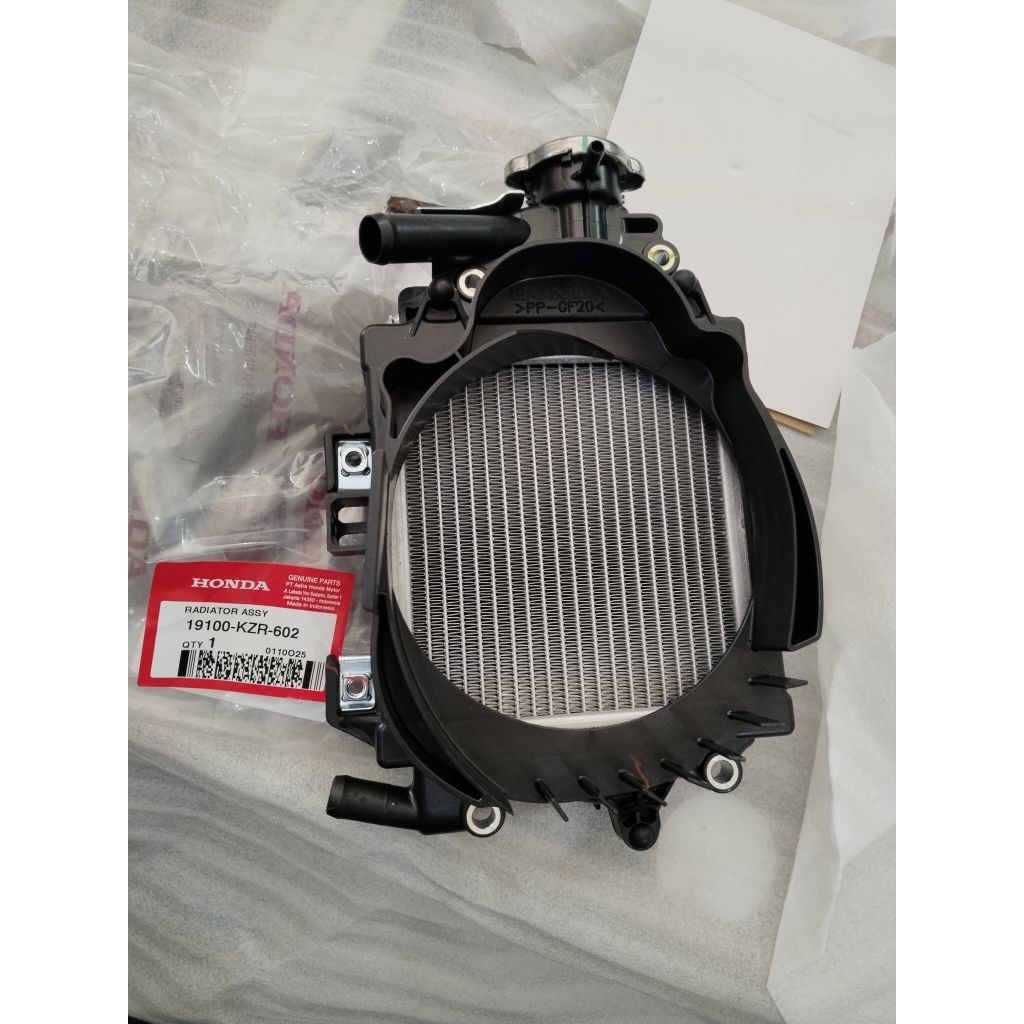 19100-KZR-602 Radiator vario 125 old
