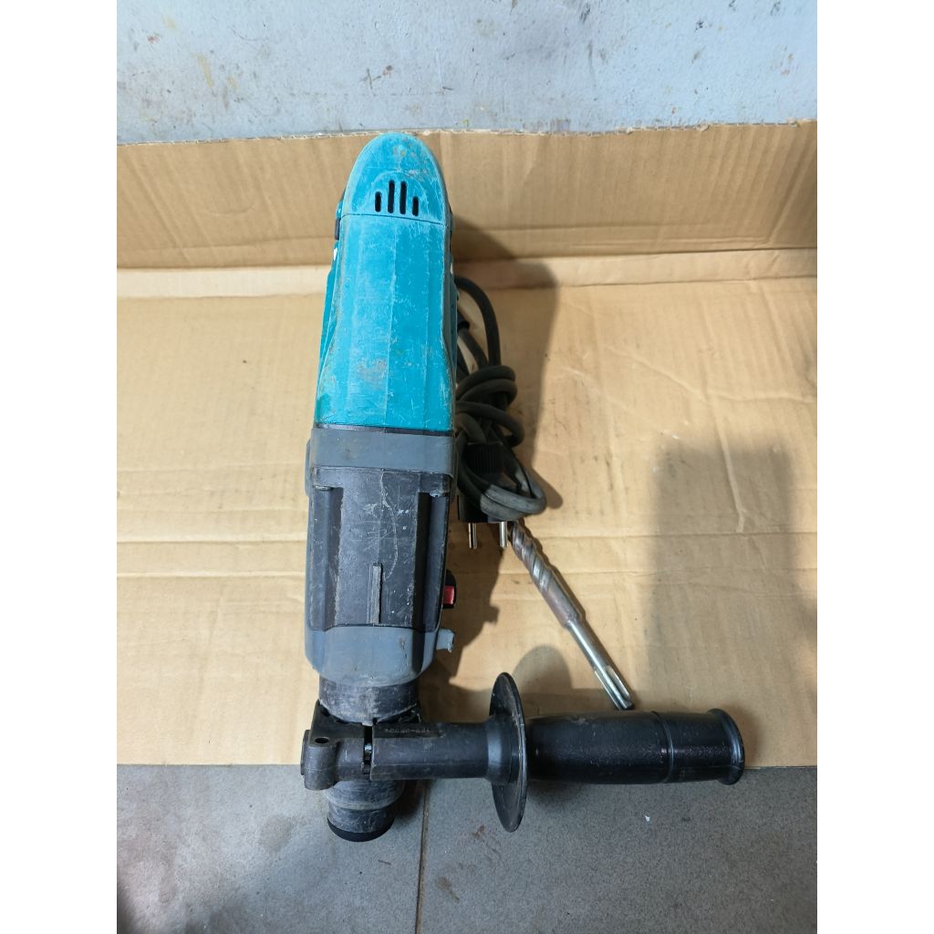 hammer drill Makita hr2470