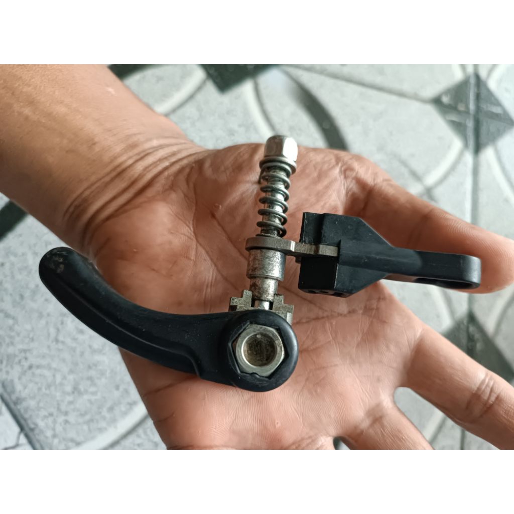 seat clam original brompton