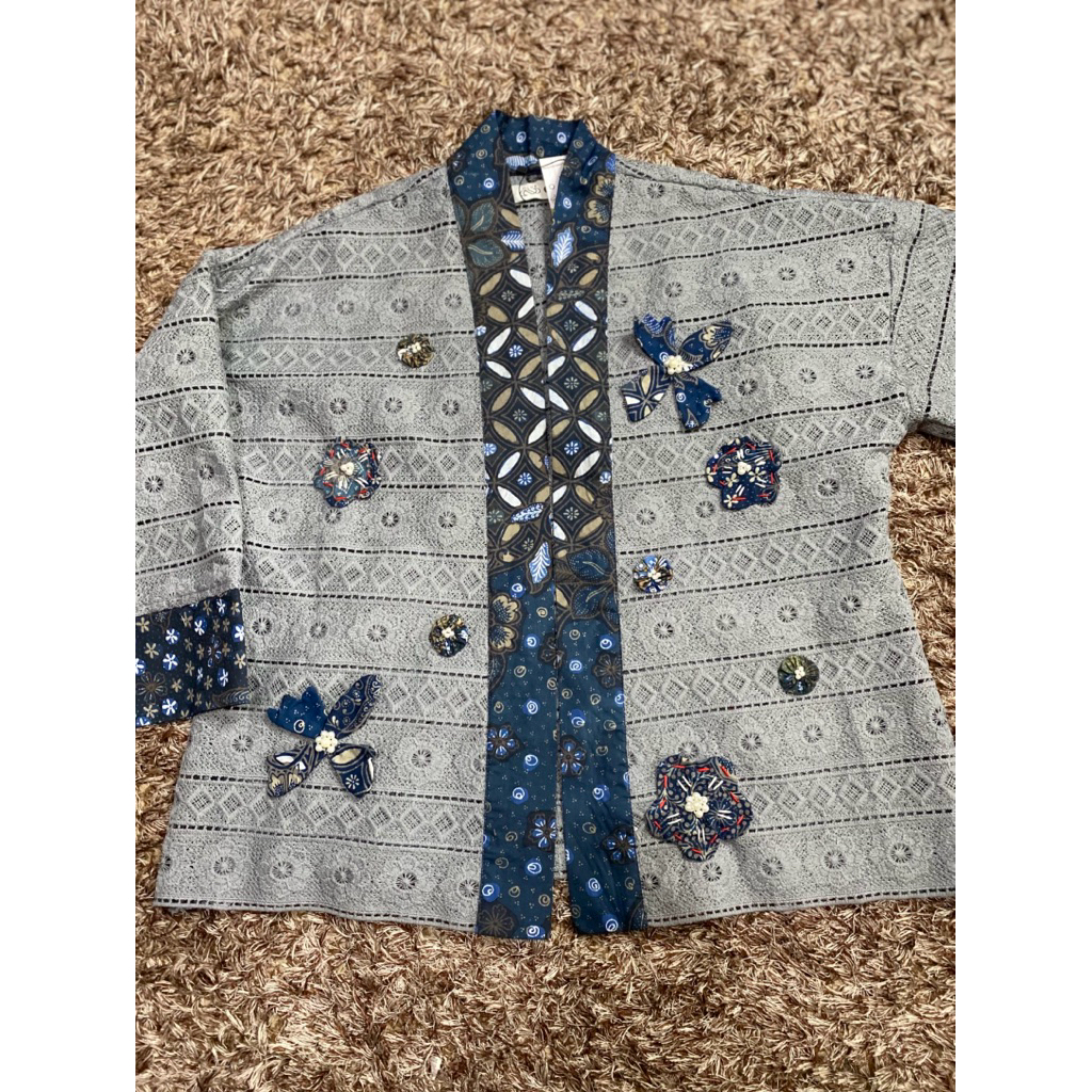 clueofficial OUTER BTARI, tile bordir, batik pekalongan, aplikasi handmade