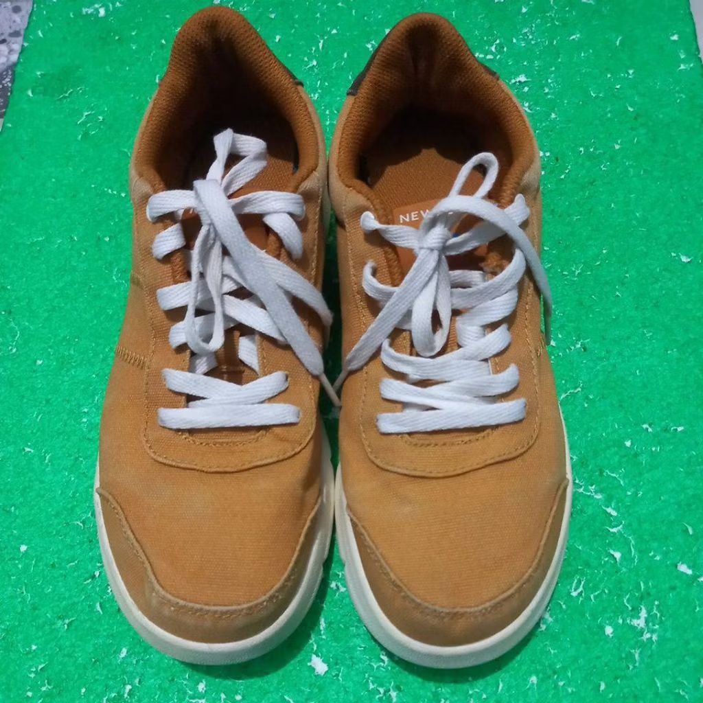 PL Sepatu casual Decathlon Newfeel