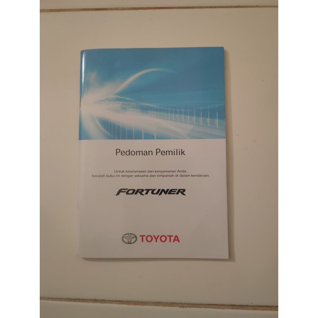 BUKU MANUAL BOOK PANDUAN PEMILIK MOBIL TOYOTA FORTUNER VRZ + CD nya thn 2019 KEATAS