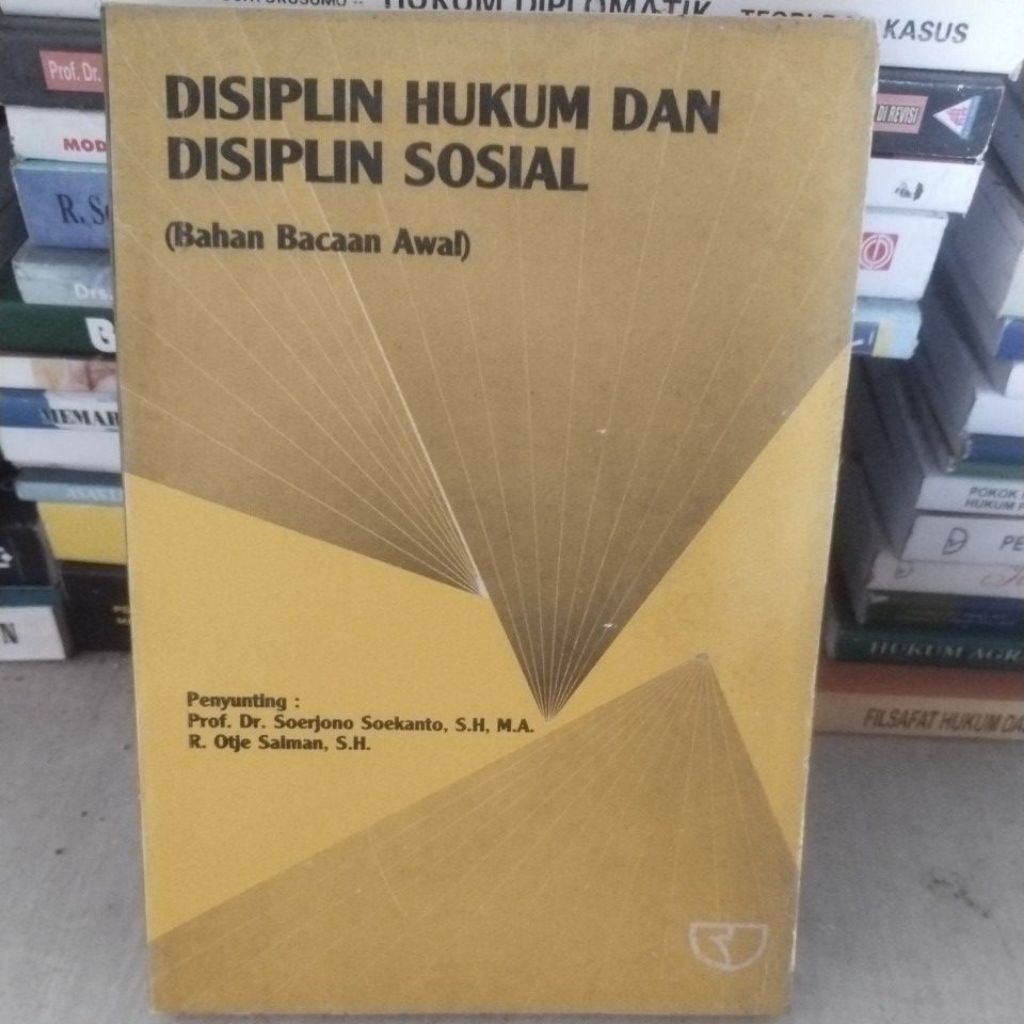 Disiplin Hukum Dan Disiplin Sosial by Prof. Dr. Soerjono Soekanto, S. H