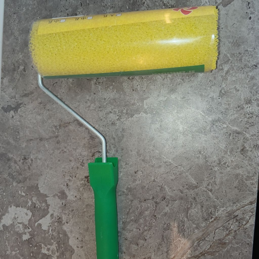 Rol cat motif kamprot/kuas cat dinding