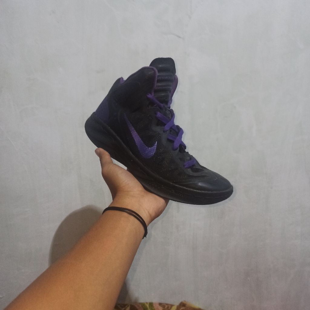 sepatu basket second nike zoom hypererforcer size 40.5
