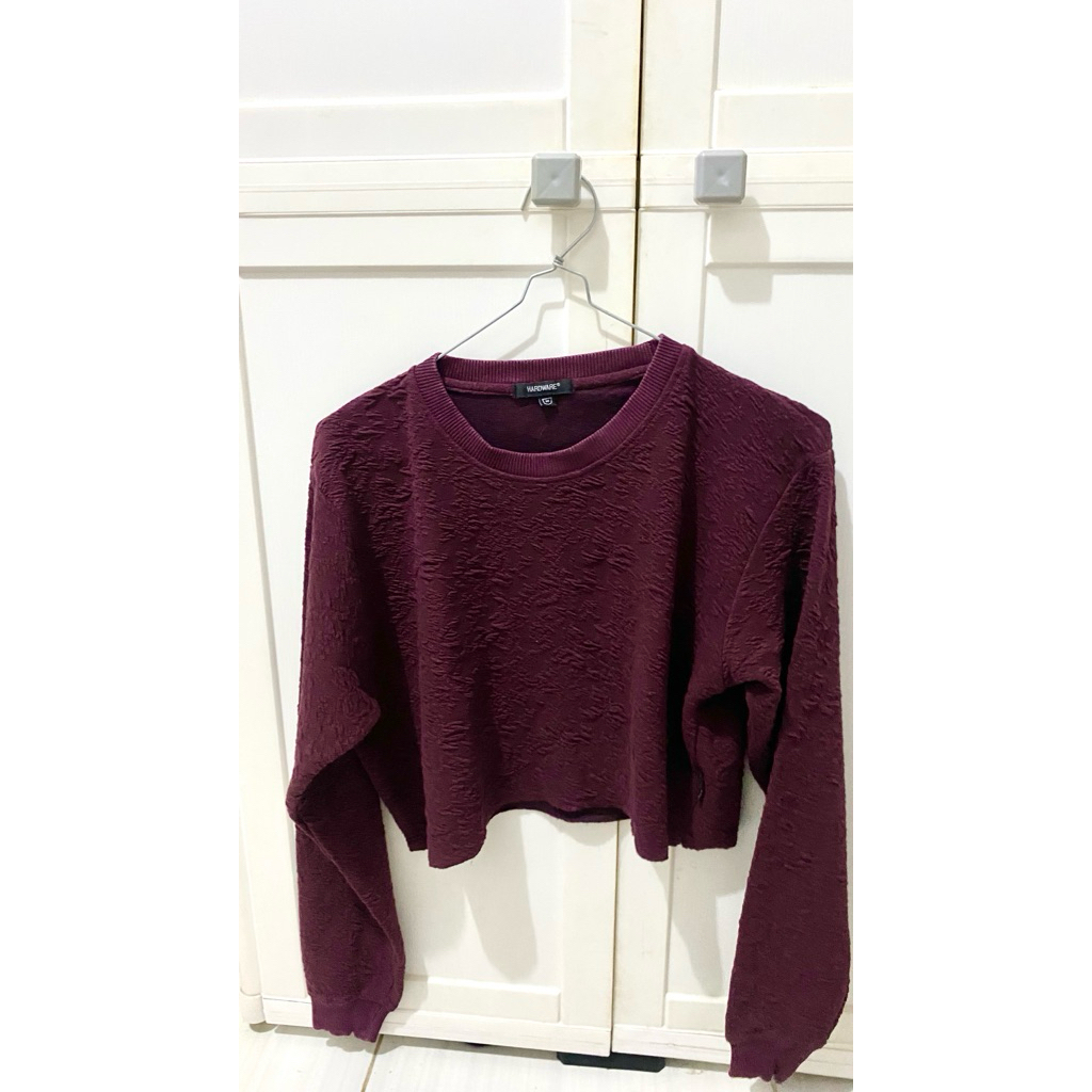 sweater crop hardware